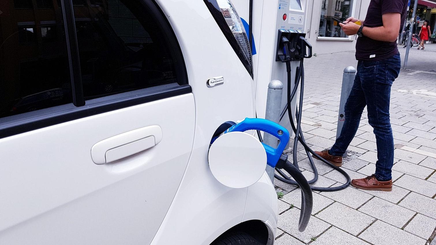 Punjač za električne automobile
